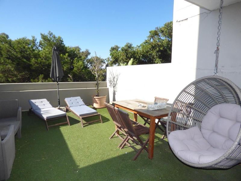 1 Bedroom Property for Sale in Green Point Western Cape
